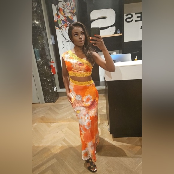 Saints and secrets floral maxi dress - Picture 2 of 6